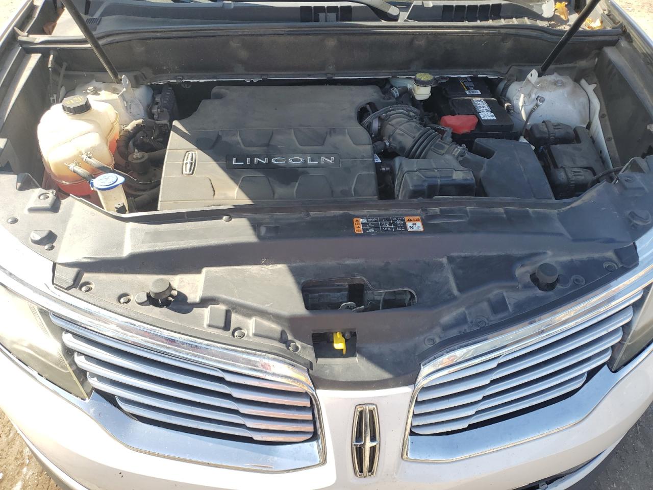 2016 Lincoln MKX VIN 2LMPJ6KR0GBL42051 Copart auction photo, front end / side damage thumbnail 12