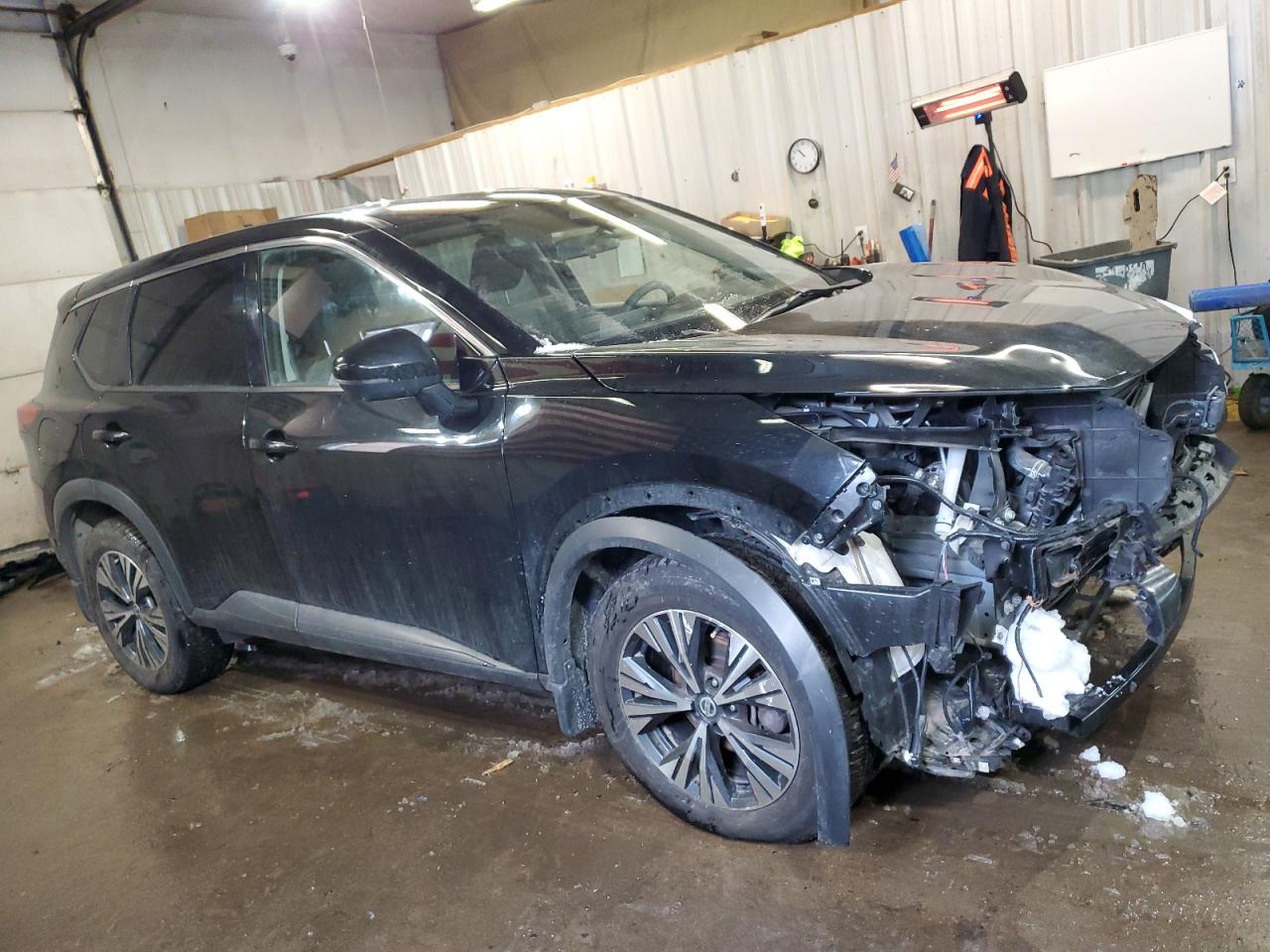 2021 Nissan Rogue VIN JN8AT3BB5MW232368 Copart auction photo, front end / minor dent/scratches damage thumbnail 4
