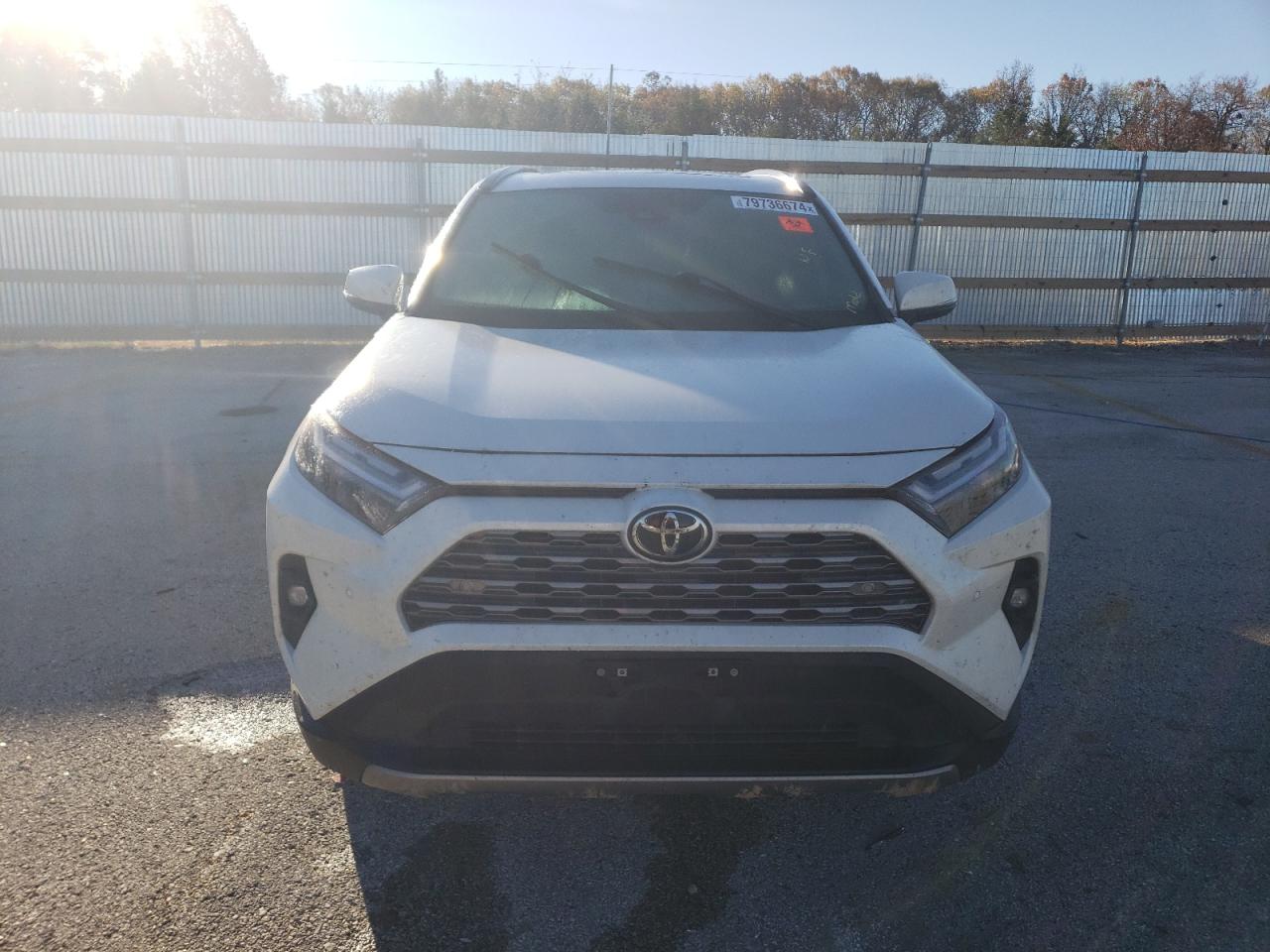 2022 Toyota RAV 4 VIN 2T3N1RFV9NW249023 Copart auction photo, water/flood / minor dent/scratches damage thumbnail 5