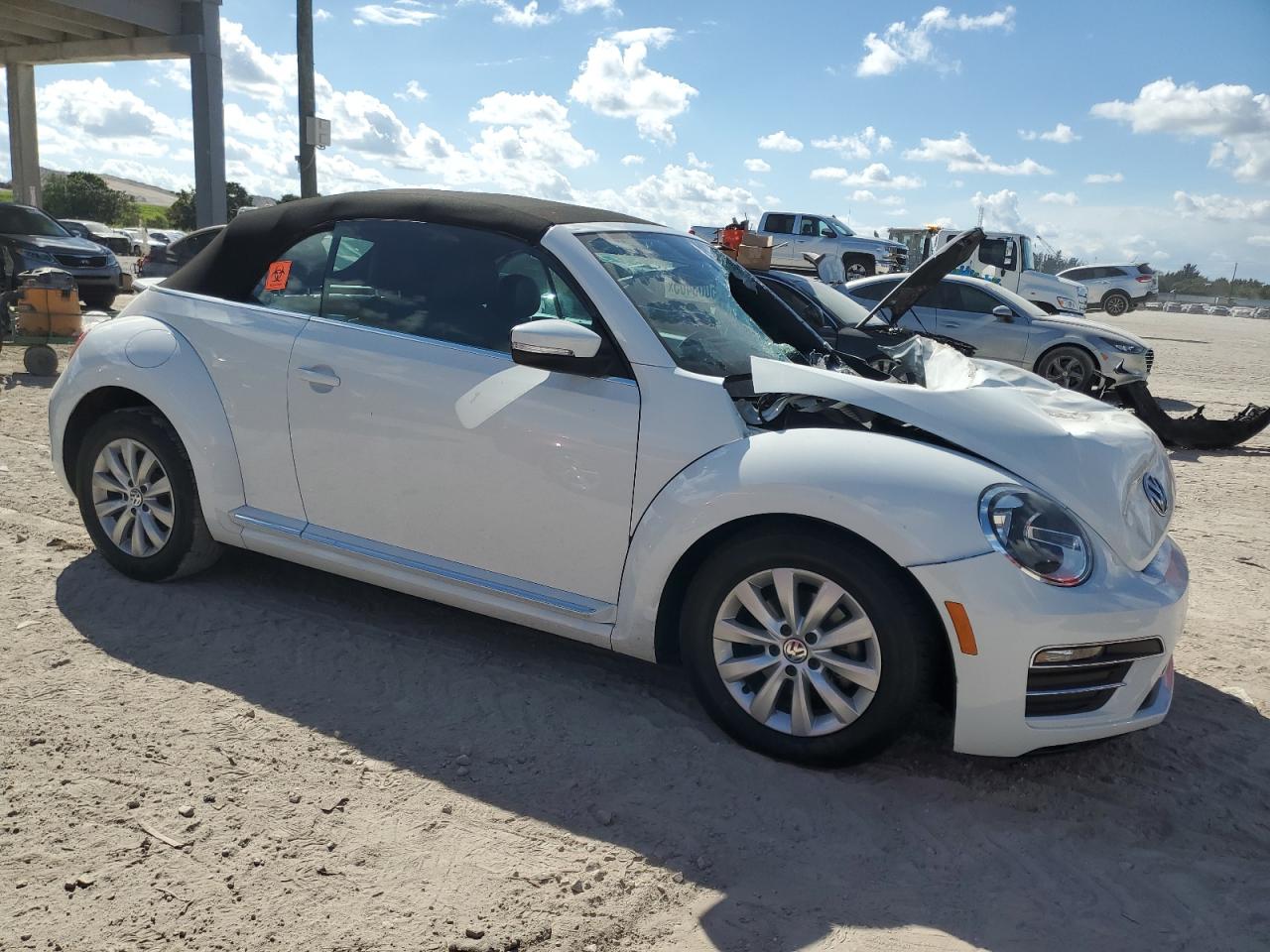 2019 Volkswagen Beetle VIN 3VW5DAAT6KM500590 Copart auction photo, biohazard/chemical / front end damage thumbnail 4