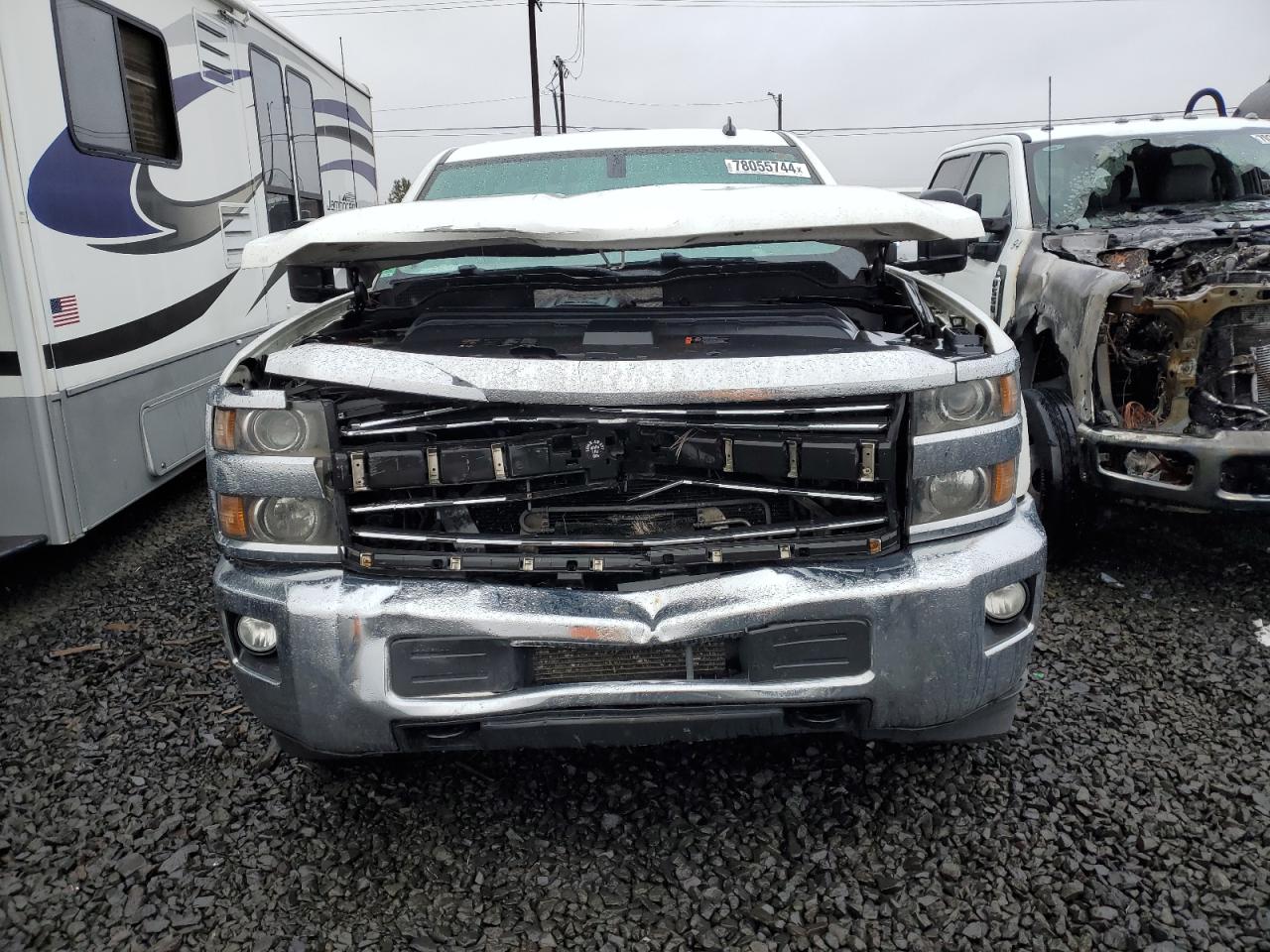 2015 Chevrolet Silverado VIN 1GC4KZC8XFF173645 Copart auction photo, front end damage thumbnail 5