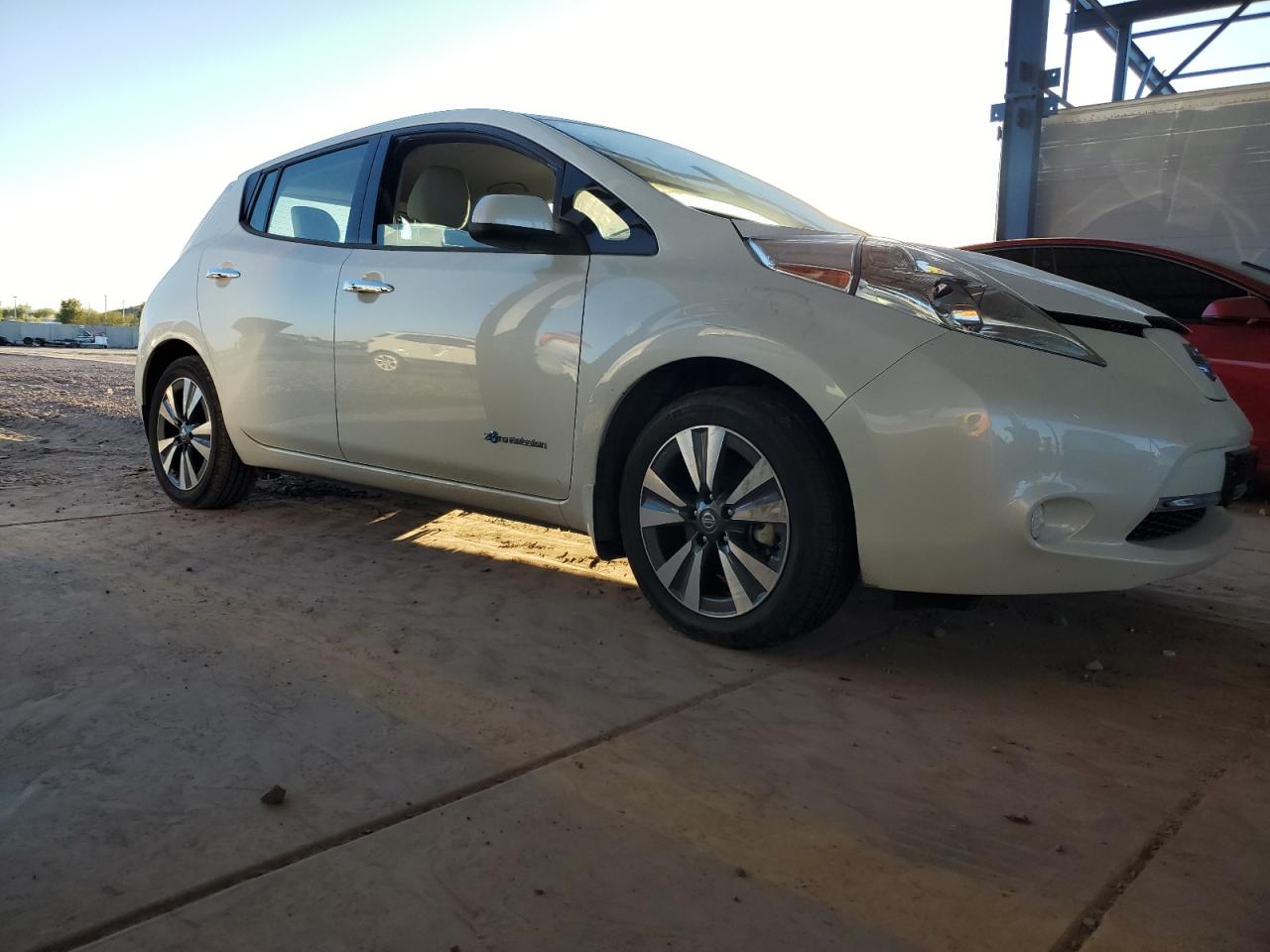 2017 Nissan Leaf VIN 1N4BZ0CPXHC300894 Copart auction photo, minor dent/scratches damage thumbnail 4