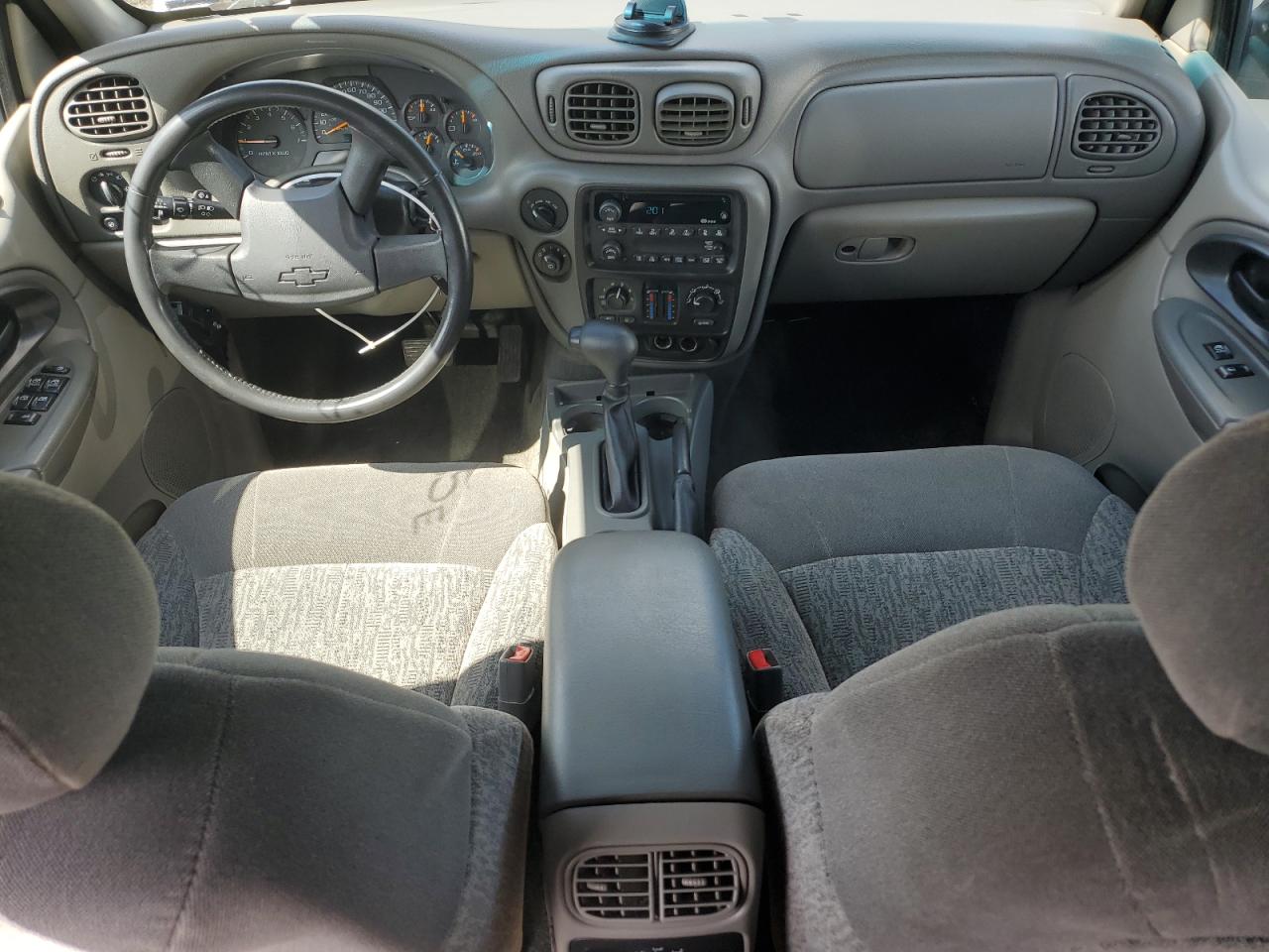 2003 Chevrolet TrailBlazer VIN 1GNDT13S532343981 Copart auction photo, front end / minor dent/scratches damage thumbnail 8