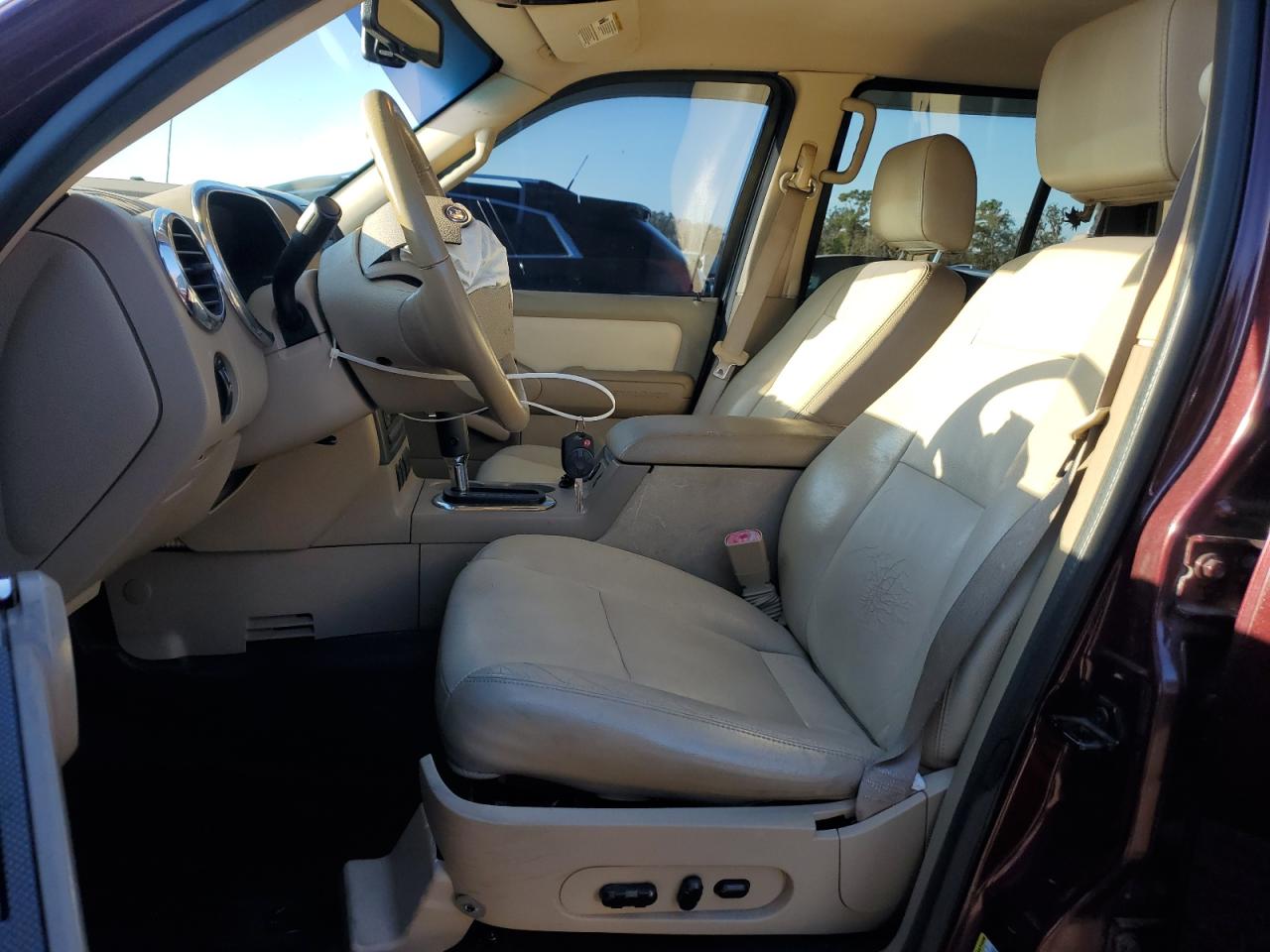 2007 Ford Explorer VIN 1FMEU33807UA38498 Copart auction photo, front end damage thumbnail 7