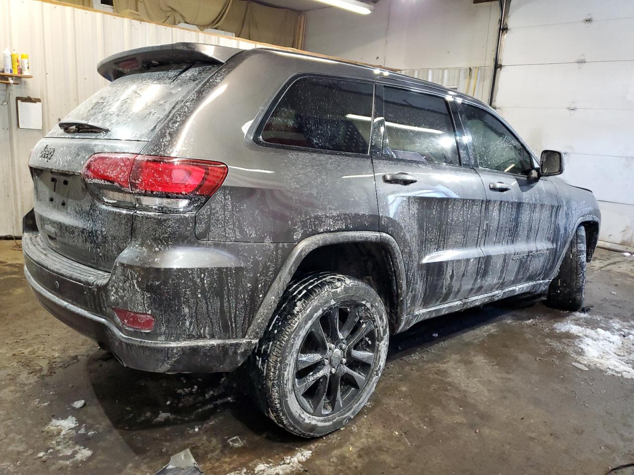 2021 Jeep Grand Cherokee VIN 1C4RJFAG7MC619458 Copart auction photo, front end / undercarriage damage thumbnail 3