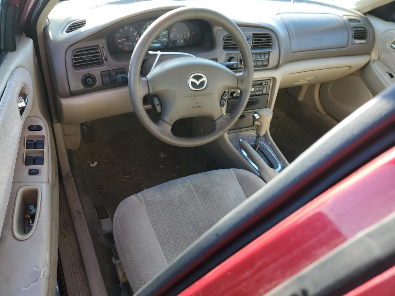 2000 Mazda 626 VIN 1YVGF22CXY5172092 Copart auction photo, front end damage thumbnail 8