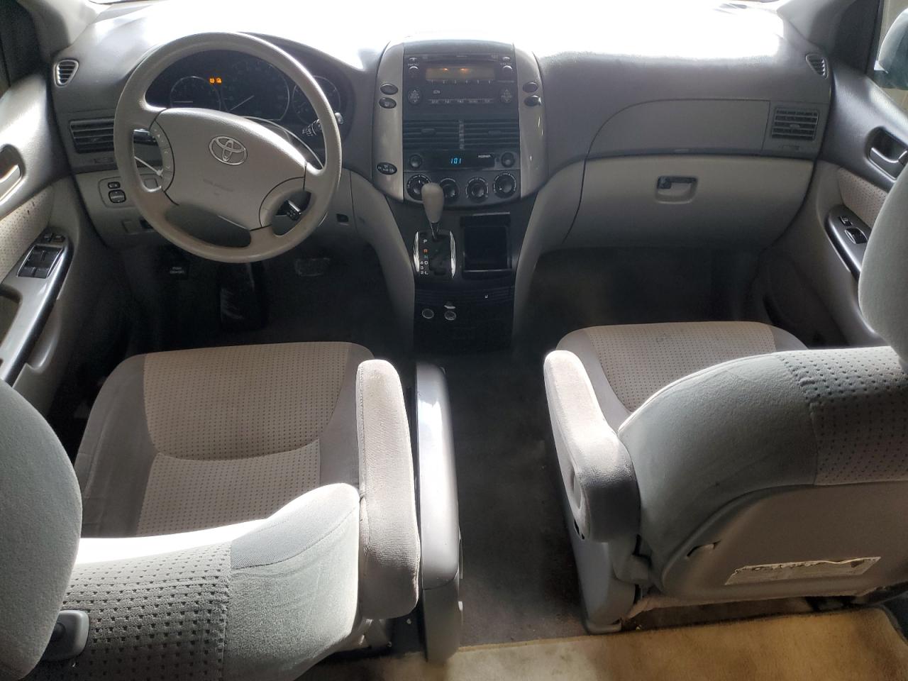 2009 Toyota Sienna VIN 5TDZK23C29S242284 Copart auction photo, rear end / minor dent/scratches damage thumbnail 8