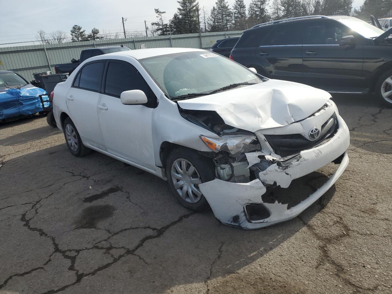 2011 Toyota Corolla VIN 2T1BU4EE0BC723476 Copart auction photo, front end / side damage thumbnail 4