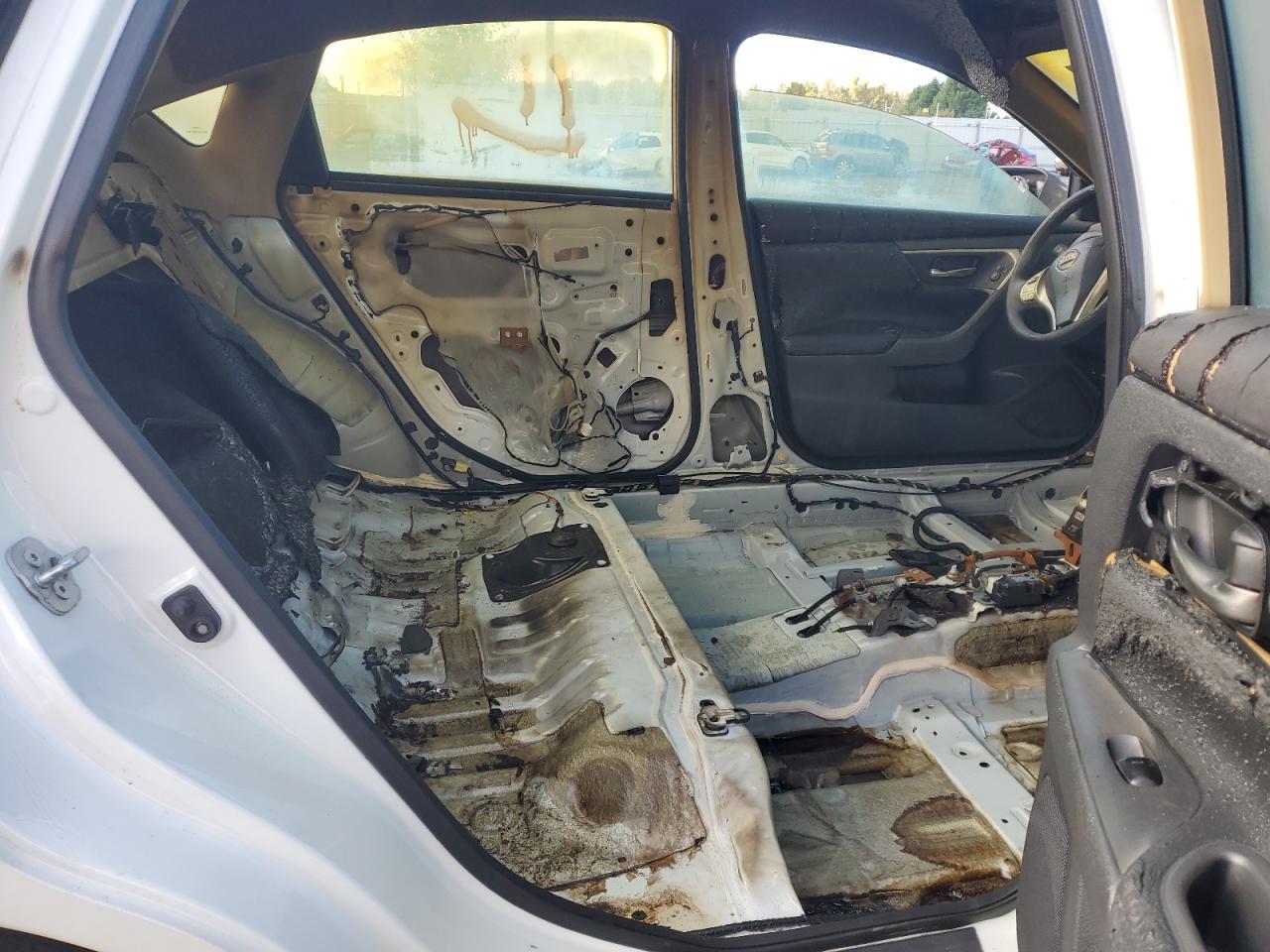 2016 Nissan Altima VIN 1N4AL3AP6GC189986 Copart auction photo, vandalism / burn - interior damage thumbnail 10