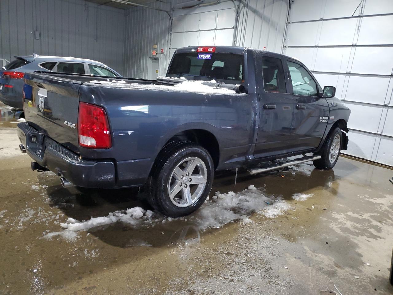 2013 RAM 1500 VIN 1C6RR7FT5DS638429 Copart auction photo, front end / minor dent/scratches damage thumbnail 3