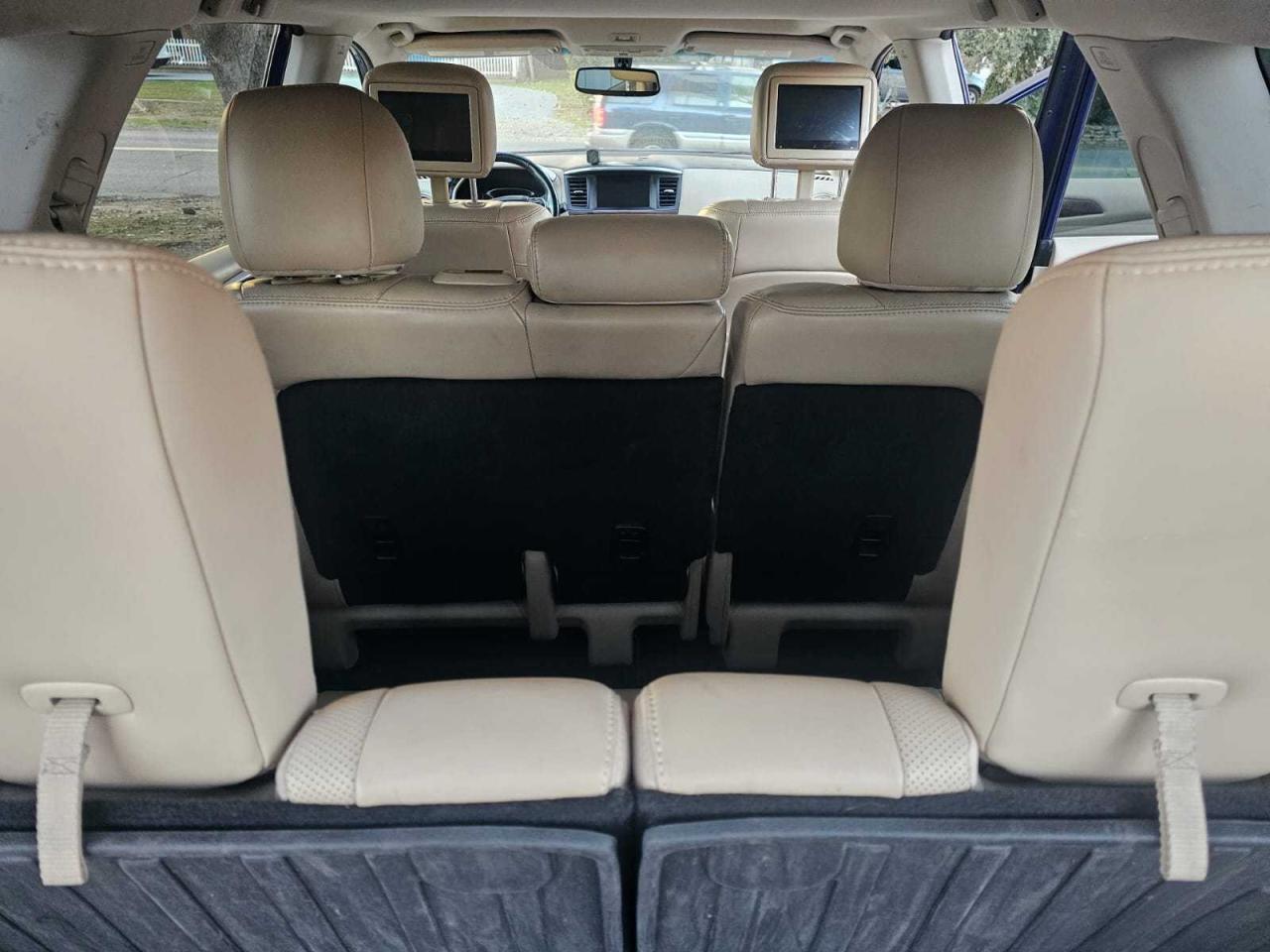 2018 Nissan Pathfinder VIN 5N1DR2MM2JC678566 Copart auction photo, minor dent/scratches / normal wear damage thumbnail 9