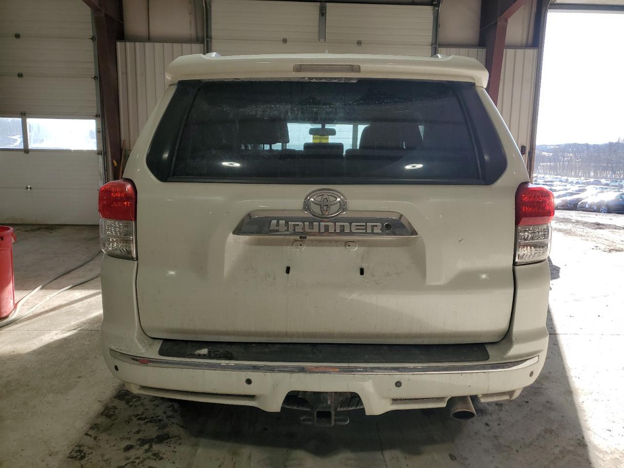 2011 Toyota 4Runner VIN JTEBU5JR2B5048320 Copart auction photo, front end / side damage thumbnail 6