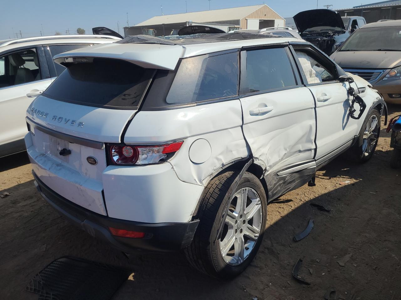 2015 Land Rover Range Rover VIN SALVP2BG7FH016853 Copart auction photo, rollover damage thumbnail 3