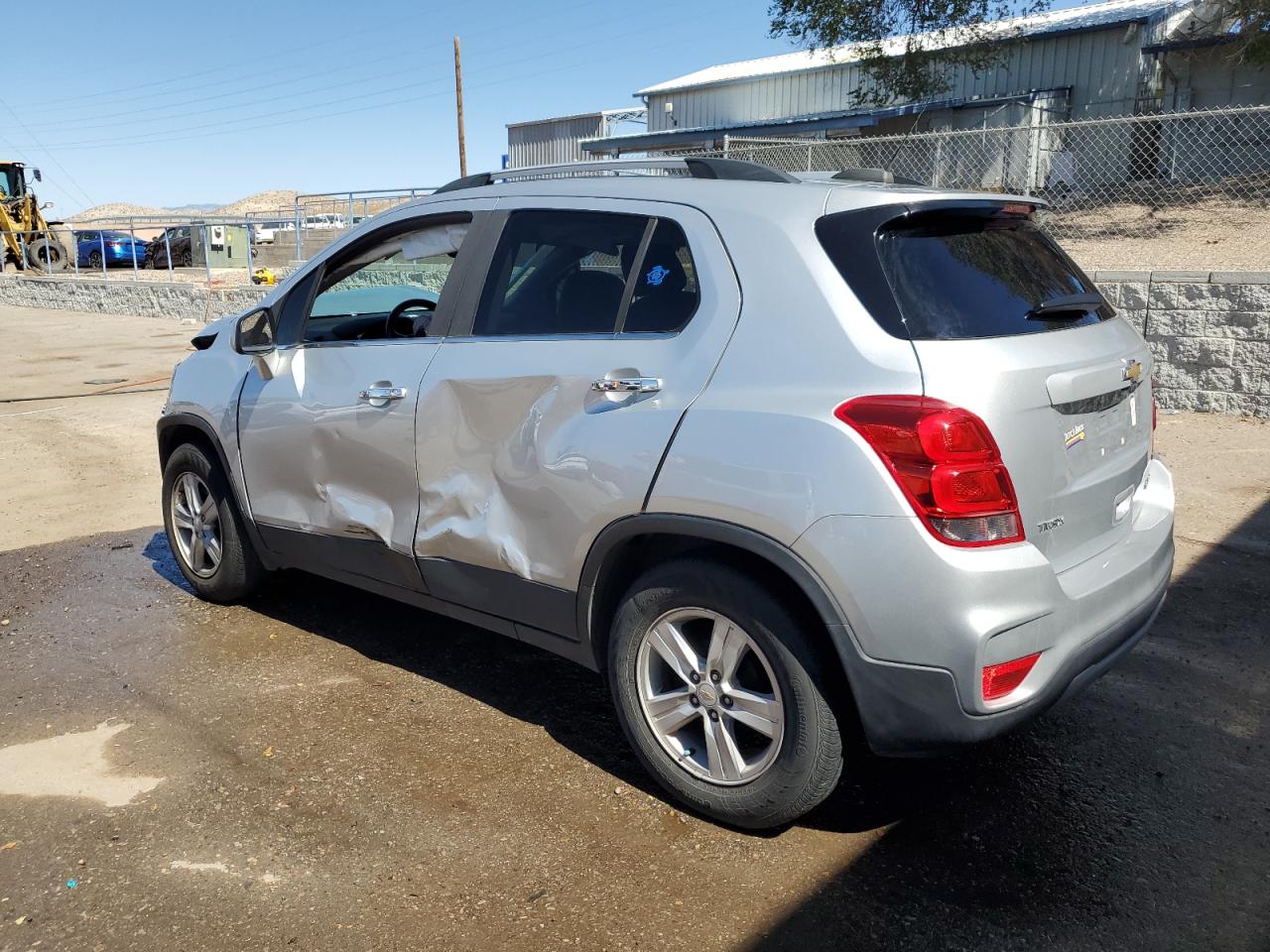 2020 Chevrolet Trax VIN KL7CJLSB8LB033635 Copart auction photo, front end / side damage thumbnail 2