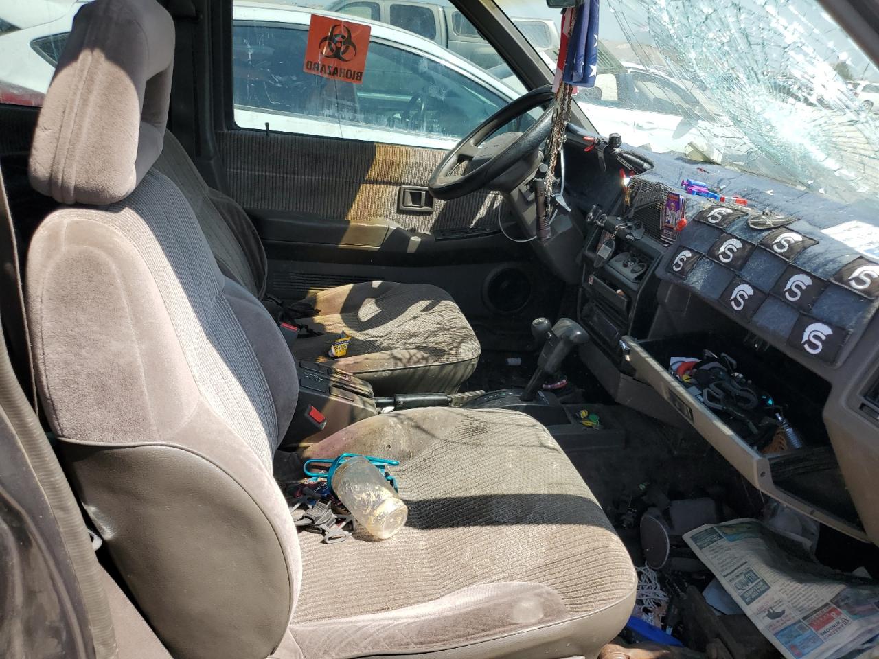 1992 Nissan Pathfinder VIN JN8HD17Y4NW001976 Copart auction photo, vandalism damage thumbnail 7