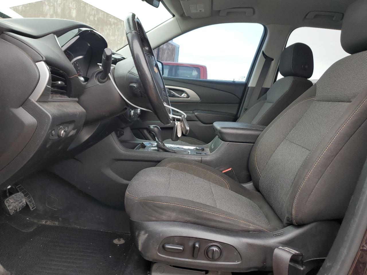 2018 Chevrolet Traverse VIN 1GNEVGKW6JJ157469 Copart auction photo, front end / side damage thumbnail 7