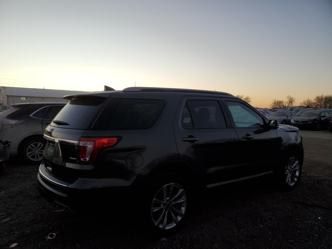2018 Ford Explorer VIN 1FM5K8D84JGA82916 Copart auction photo, front end damage thumbnail 3