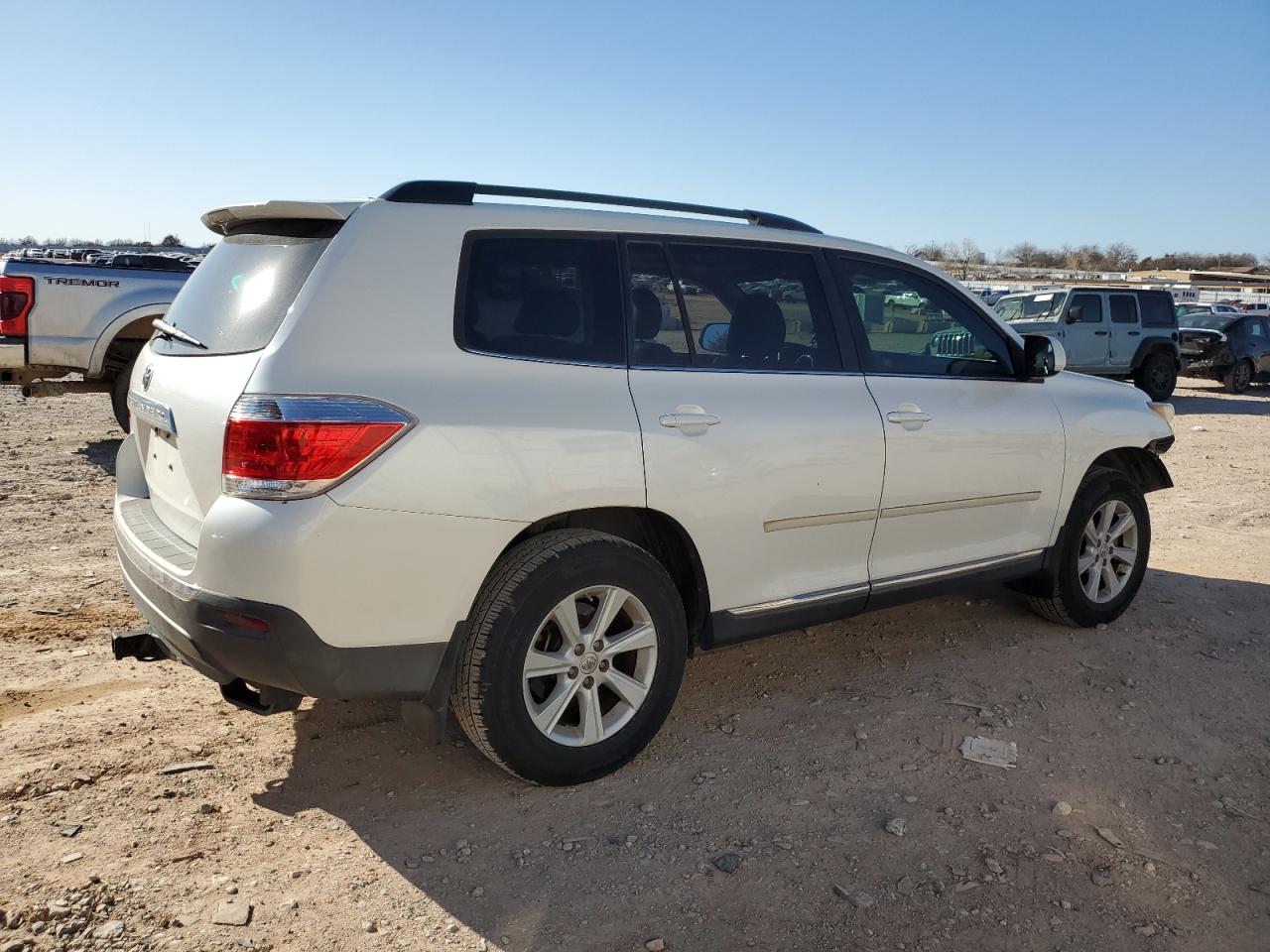 2012 Toyota Highlander VIN 5TDZK3EH6CS053997 Copart auction photo, front end / minor dent/scratches damage thumbnail 3