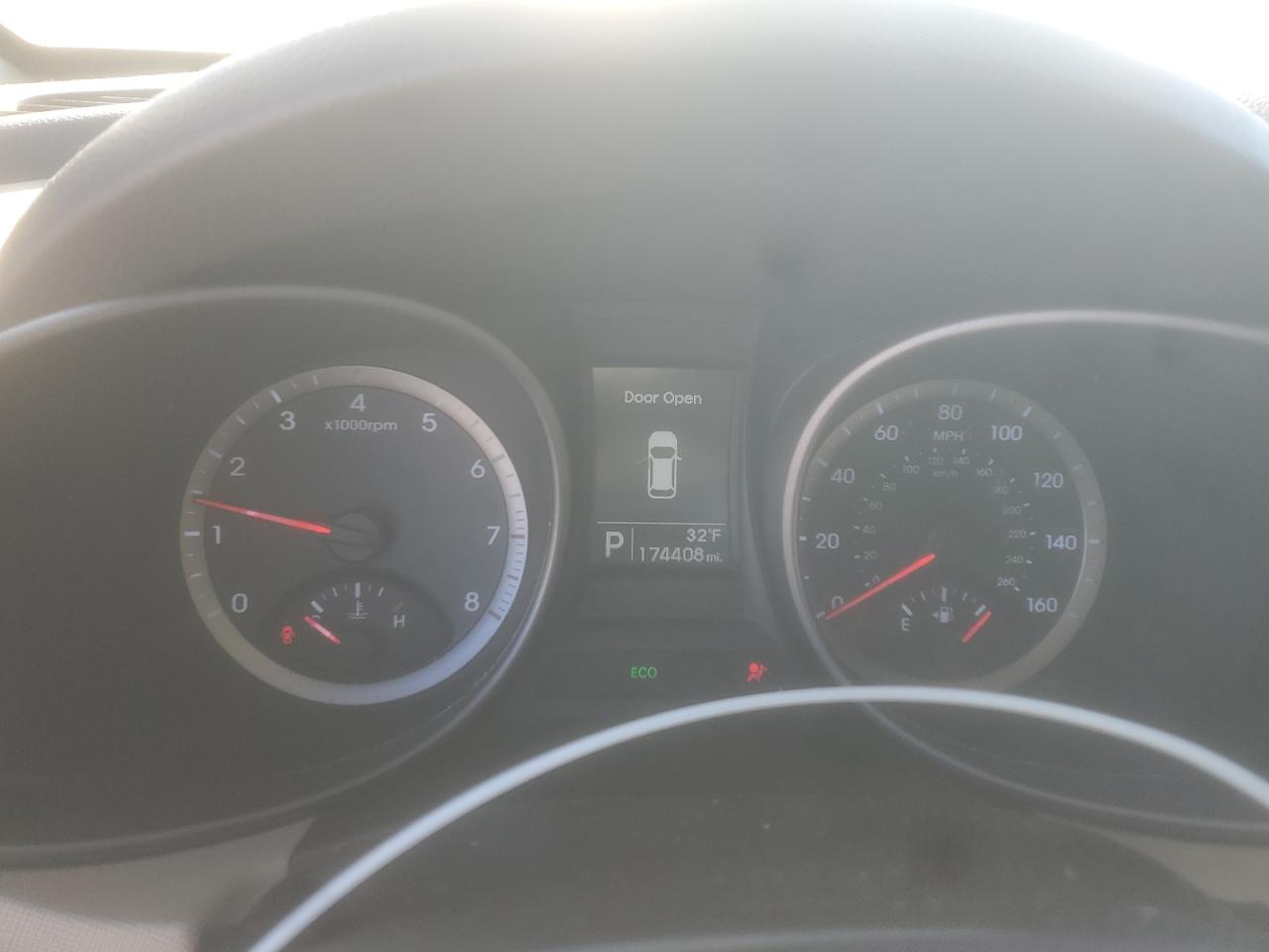 2015 Hyundai Santa Fe VIN 5XYZU3LB5FG289325 Copart auction photo, front end damage thumbnail 9
