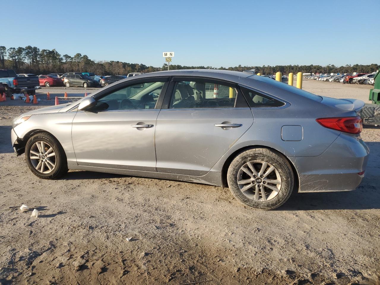 2016 Hyundai Sonata VIN 5NPE24AF2GH372849 Copart auction photo, front end / minor dent/scratches damage thumbnail 2