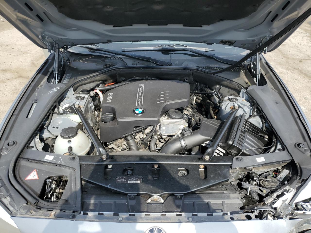 2013 BMW 5er VIN WBAXH5C53DD114274 Copart auction photo, front end / minor dent/scratches damage thumbnail 11