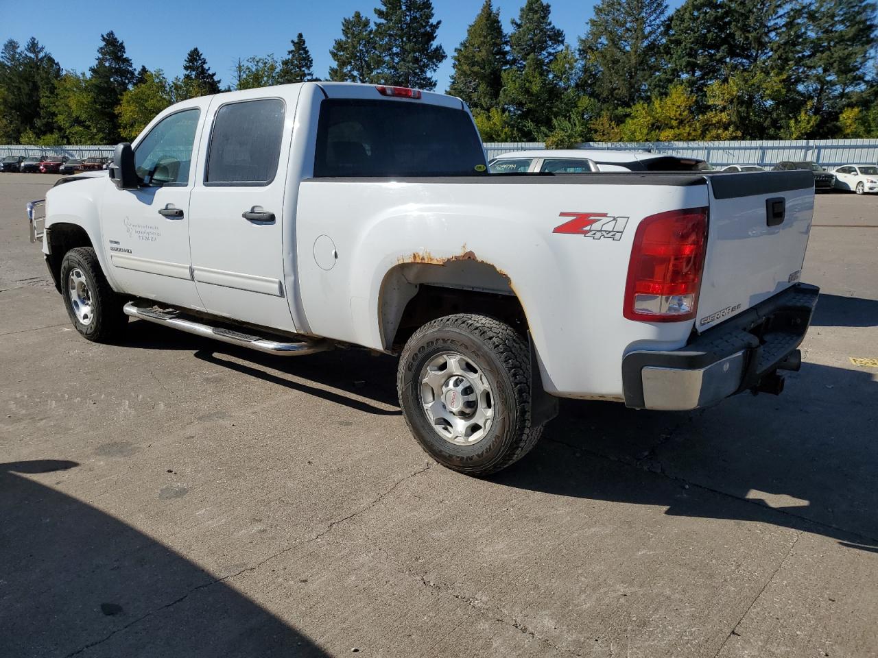 2010 GMC Sierra VIN 1GT4K0B68AF123296 Copart auction photo, front end / minor dent/scratches damage thumbnail 2
