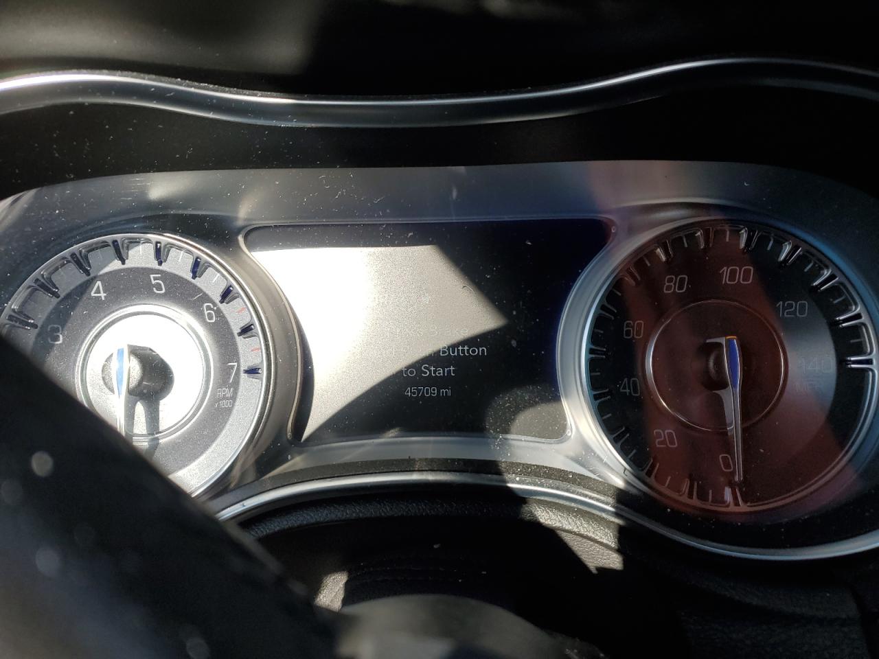 2019 Chrysler 300 VIN 2C3CCAAG1KH739273 Copart auction photo, front end / side damage thumbnail 9