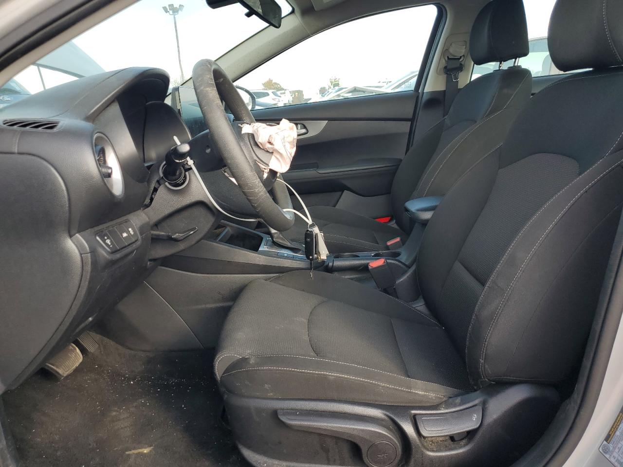 2021 KIA Forte VIN 3KPF24AD4ME338267 Copart auction photo, front end / minor dent/scratches damage thumbnail 7