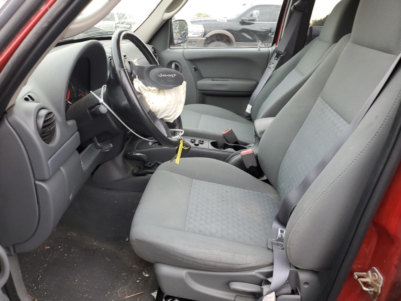 2005 Jeep Liberty (North America) VIN 1J4GL48K55W667289 Copart auction photo, front end damage thumbnail 7