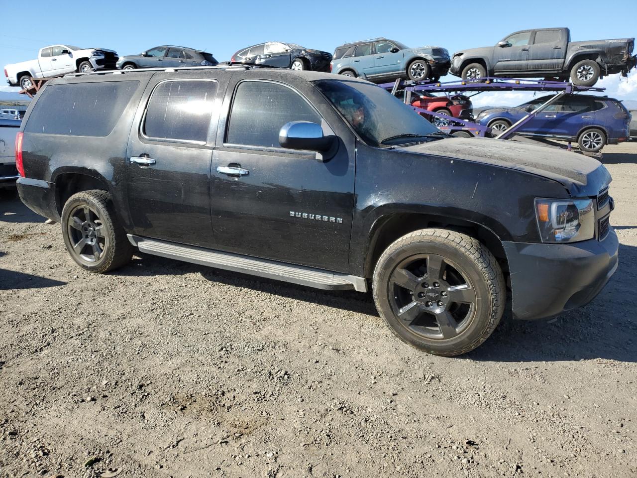 2013 Chevrolet Suburban VIN 1GNSCHE00DR367321 Copart auction photo, minor dent/scratches damage thumbnail 4