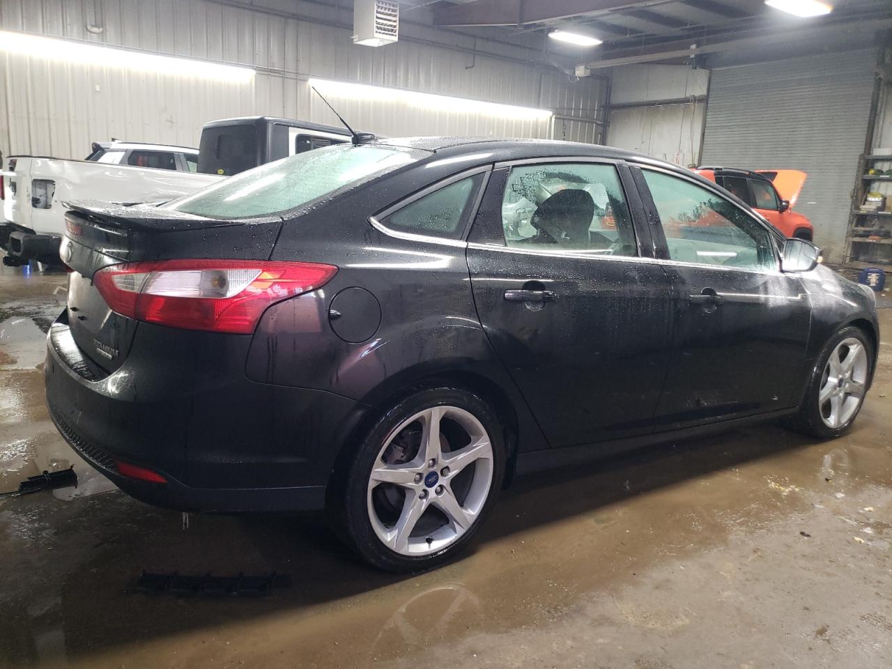 2013 Ford Focus VIN 1FADP3J24DL360378 Copart auction photo, undercarriage damage thumbnail 3