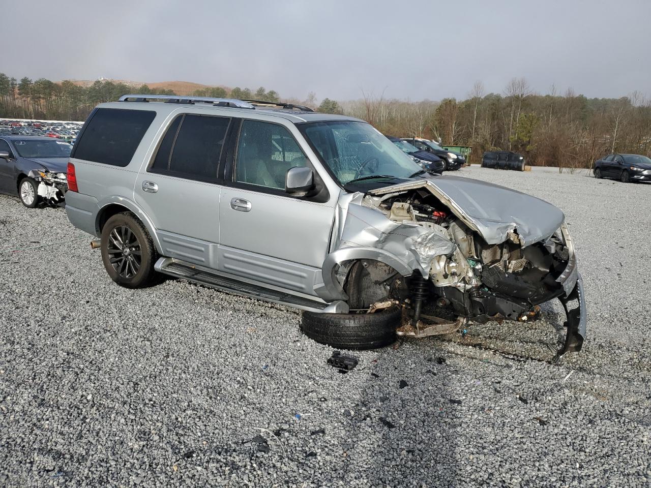 2006 Ford Expedition VIN 1FMFU19586LA34936 Copart auction photo, front end / mechanical damage thumbnail 4