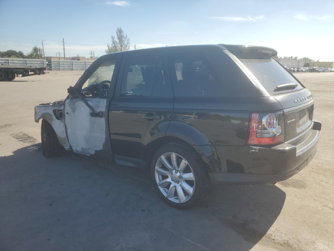 2013 Land Rover Range Rover VIN SALSF2D41DA807412 Copart auction photo, burn damage thumbnail 2