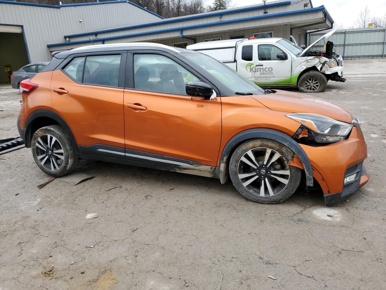 2019 Nissan 200SX VIN 3N1CP5CU5KL559993 Copart auction photo, front end / side damage thumbnail 4