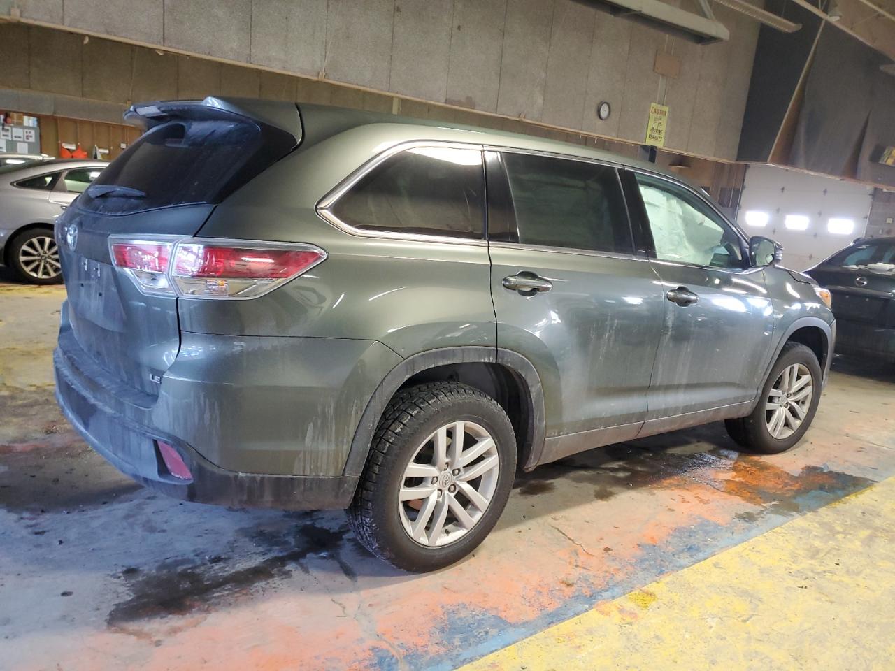 2015 Toyota Highlander VIN 5TDZARFH4FS010445 Copart auction photo, front end / mechanical damage thumbnail 3