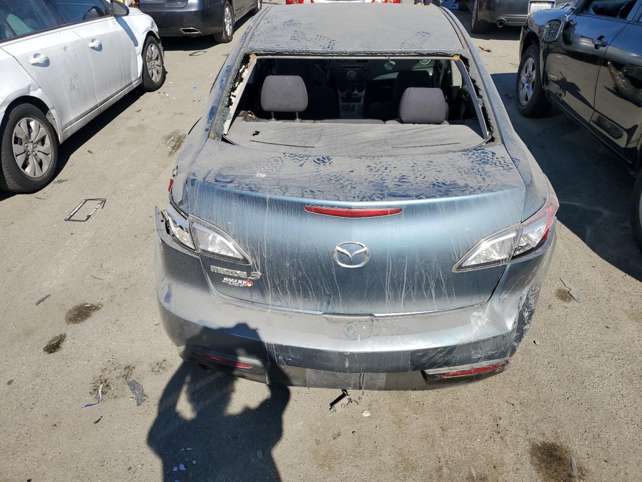 2011 Mazda 3 VIN JM1BL1VG9B1421708 Copart auction photo, vandalism damage thumbnail 6