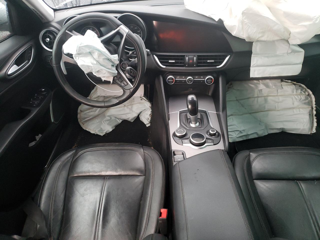 2017 Alfa Romeo Giulia VIN ZARFAEDN9H7540174 Copart auction photo, front end / minor dent/scratches damage thumbnail 8