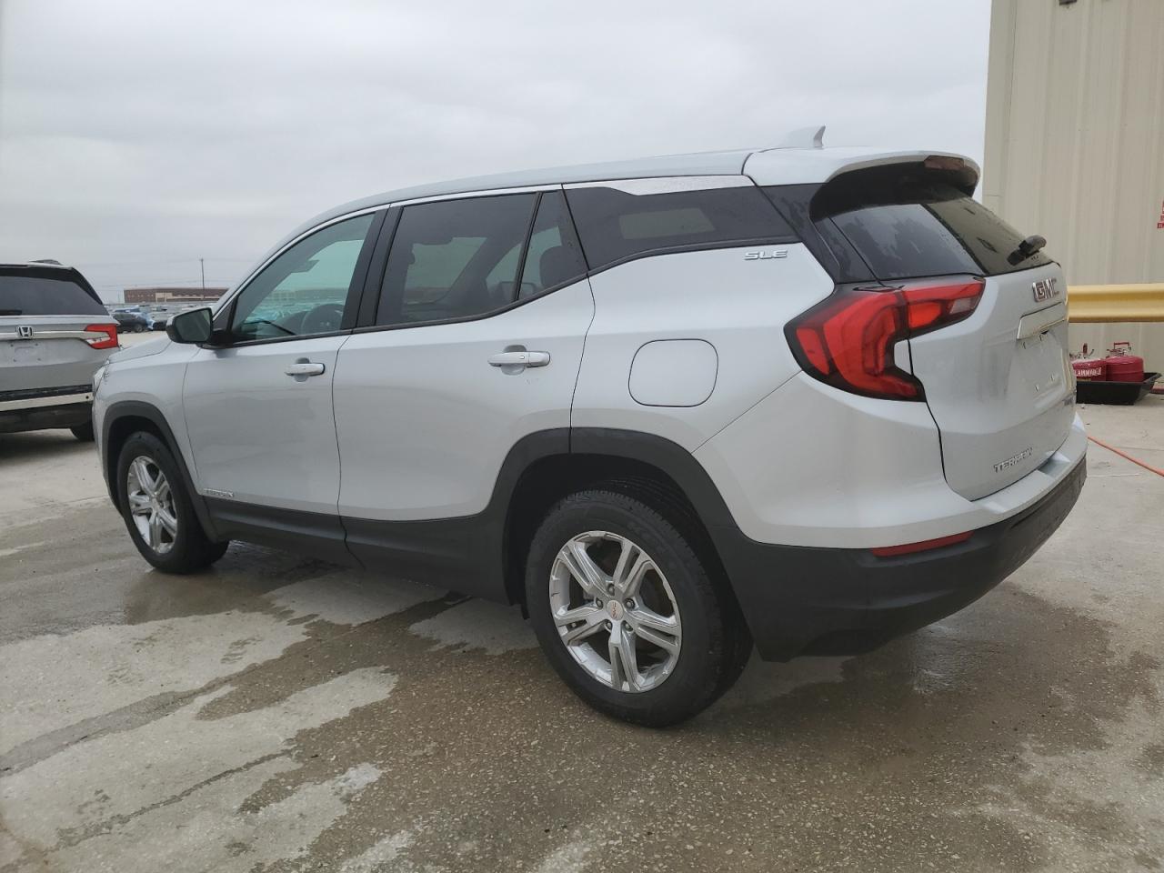 2020 GMC Terrain VIN 3GKALMEV3LL183820 Copart auction photo, rear end / minor dent/scratches damage thumbnail 2
