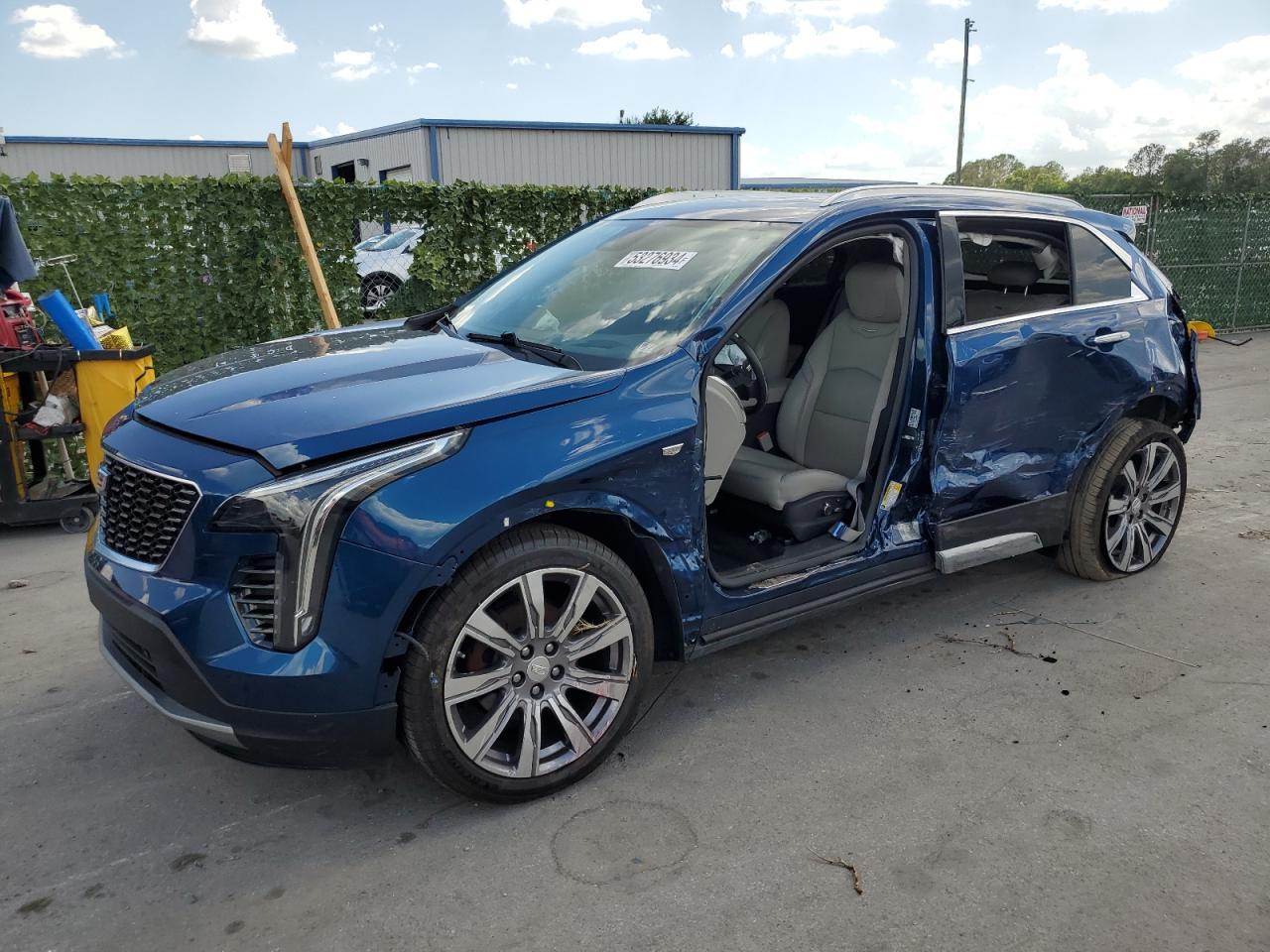 2019 Cadillac XT4 VIN 1GYFZCR41KF209538