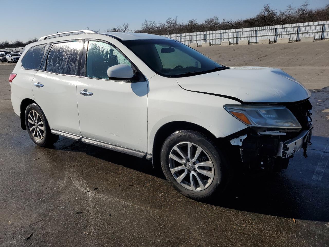 2016 Nissan Pathfinder VIN 5N1AR2MN2GC662890 Copart auction photo, front end damage thumbnail 4