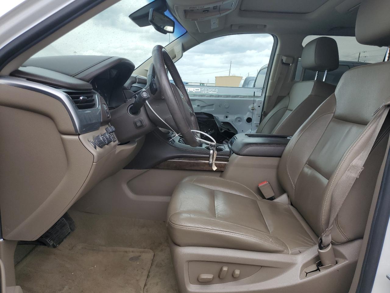 2016 Chevrolet Suburban VIN 1GNSKHKC8GR446158 Copart auction photo, front end / side damage thumbnail 7
