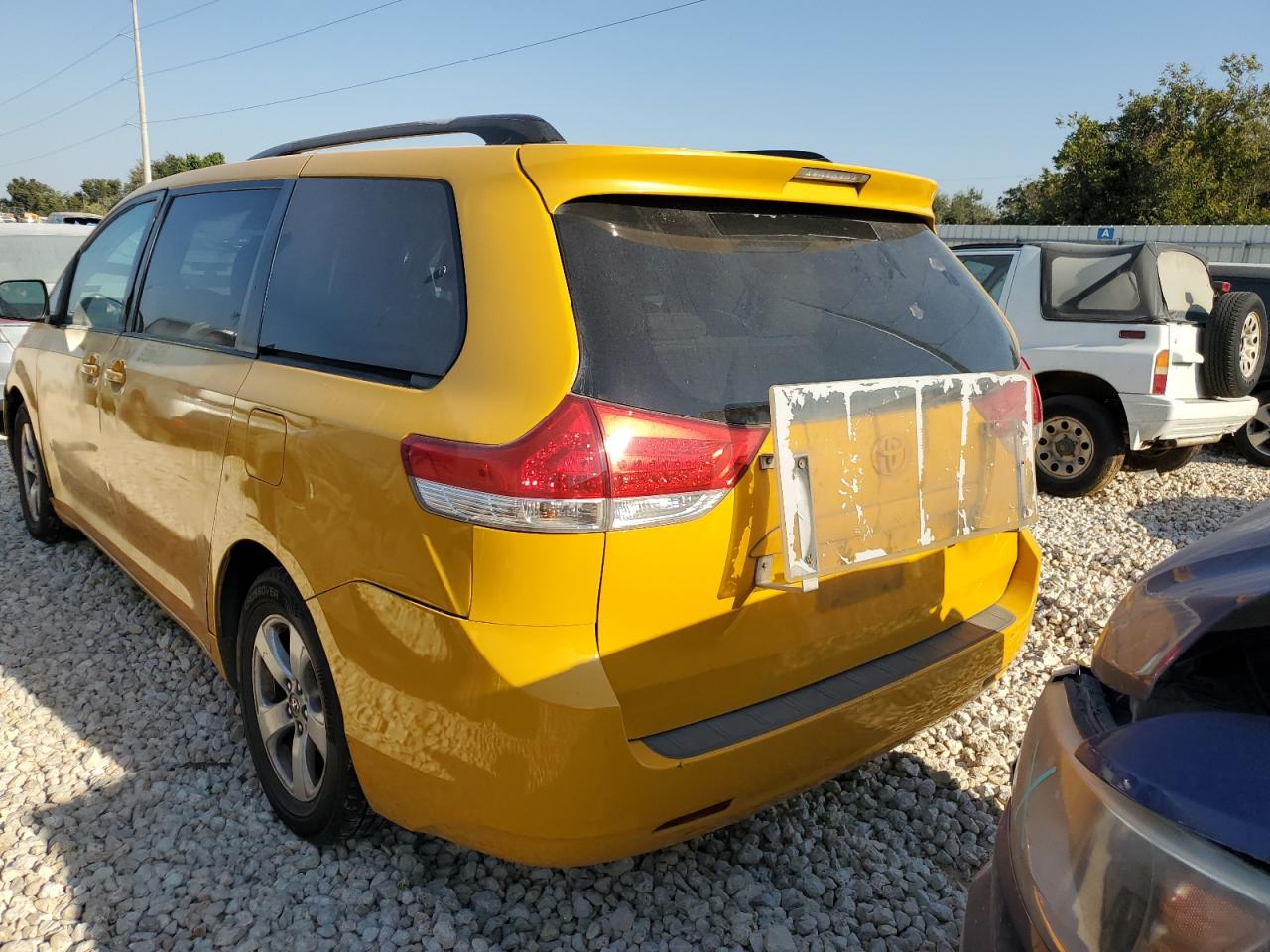 2013 Toyota Sienna VIN 5TDKK3DC5DS335220 Copart auction photo, front end damage thumbnail 6