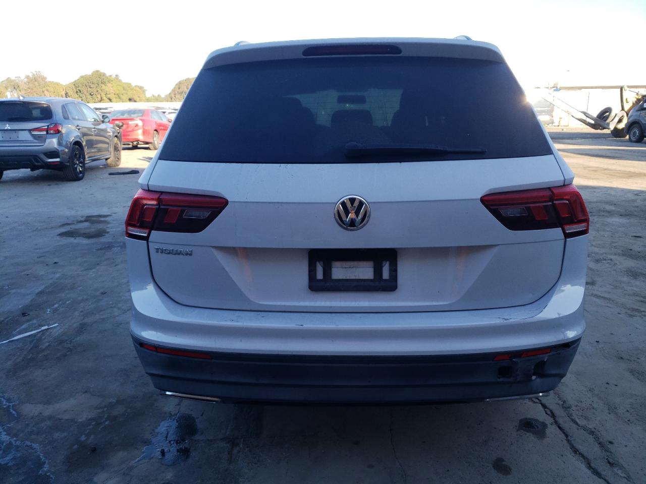 2019 Volkswagen Tiguan VIN 3VV1B7AX1KM050099 Copart auction photo, rear end damage thumbnail 6