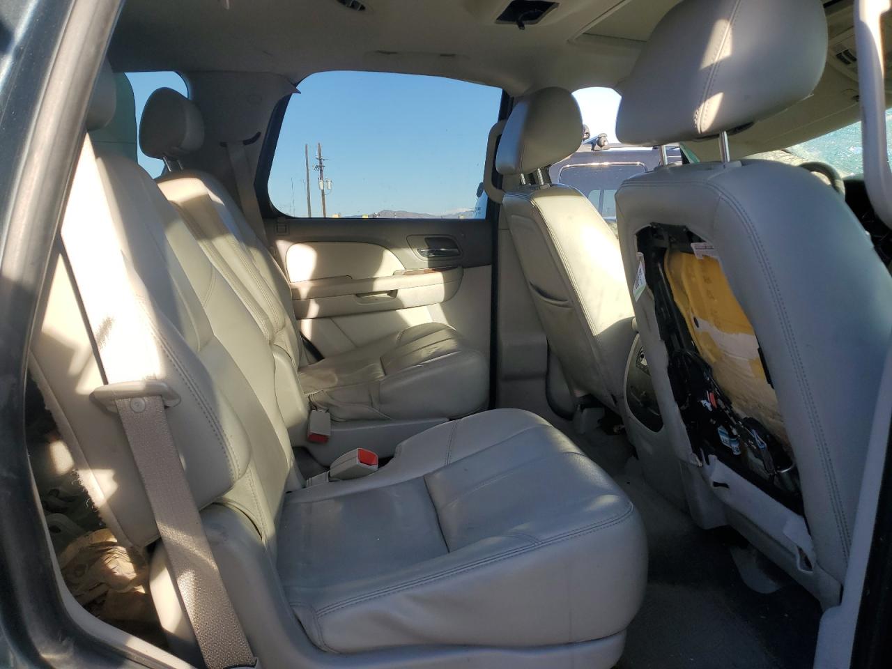 2010 Chevrolet Tahoe VIN 1GNUKBE08AR175617 Copart auction photo, rollover damage thumbnail 11