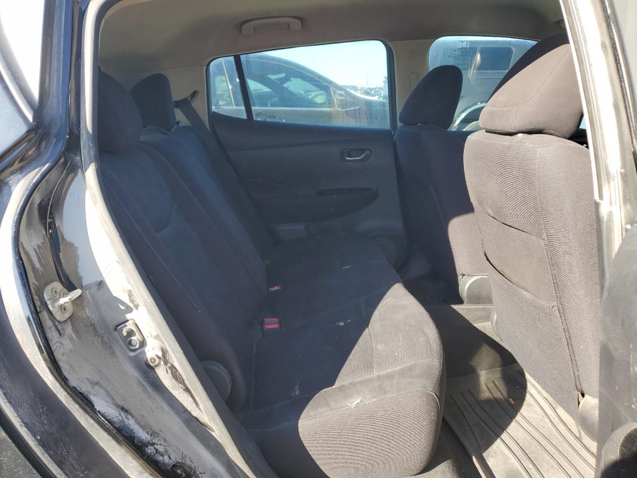 2015 Nissan Leaf VIN 1N4AZ0CP6FC313005 Copart auction photo, minor dent/scratches damage thumbnail 10