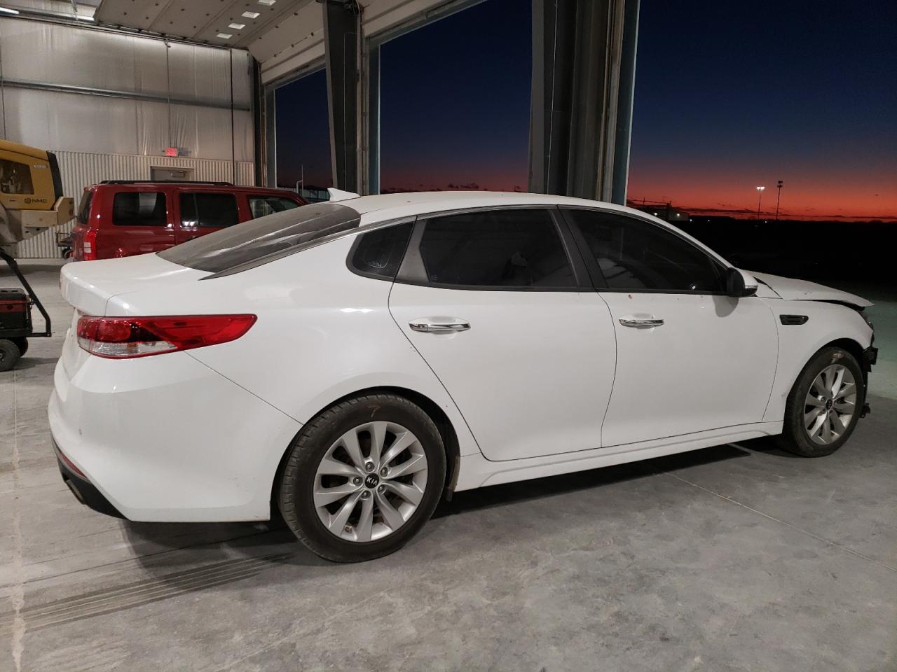 2018 KIA Optima VIN 5XXGT4L34JG264065 Copart auction photo, front end / hail damage thumbnail 3