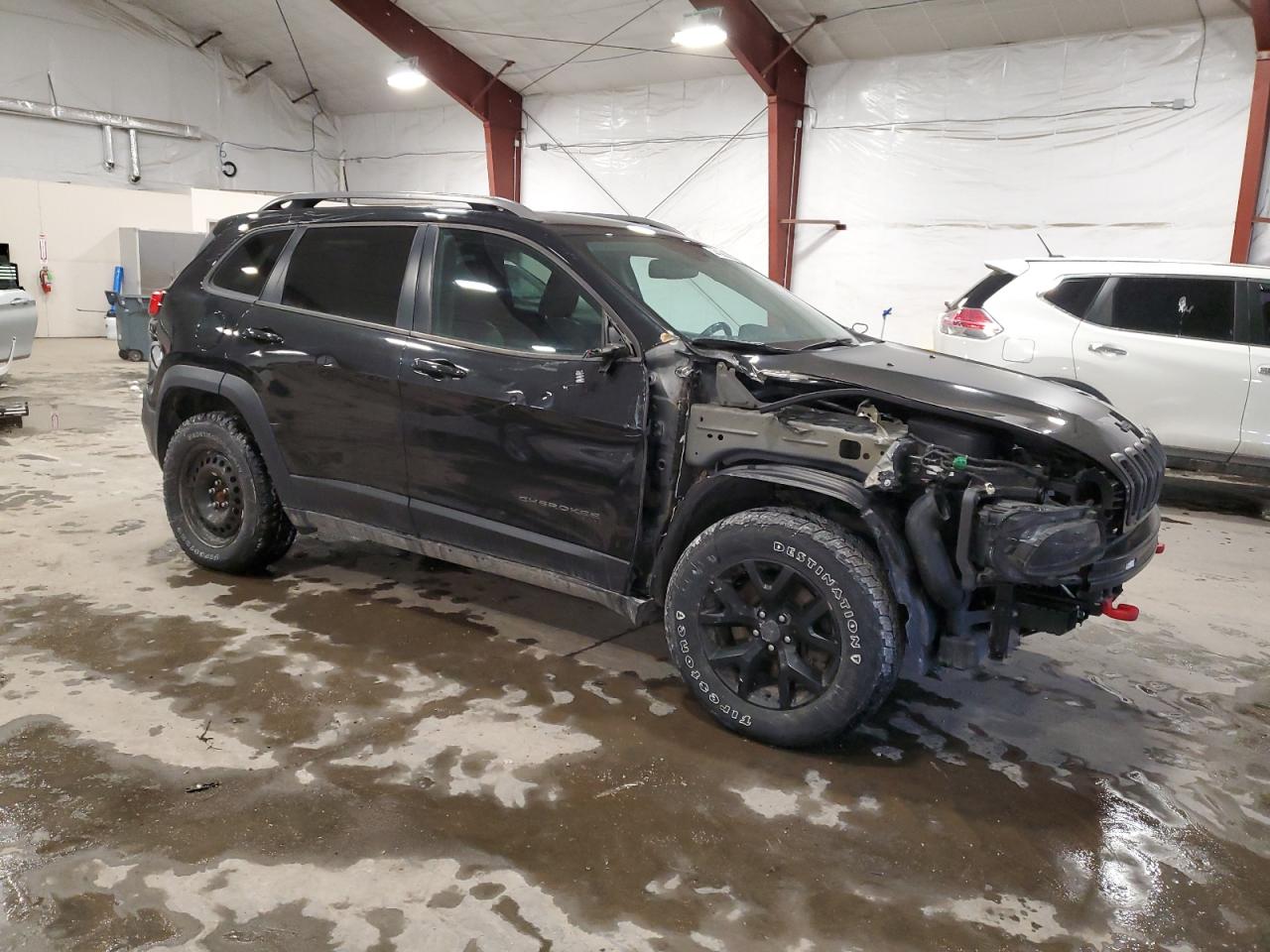 2016 Jeep Cherokee VIN 1C4PJMBS3GW285916 Copart auction photo, front end / side damage thumbnail 4