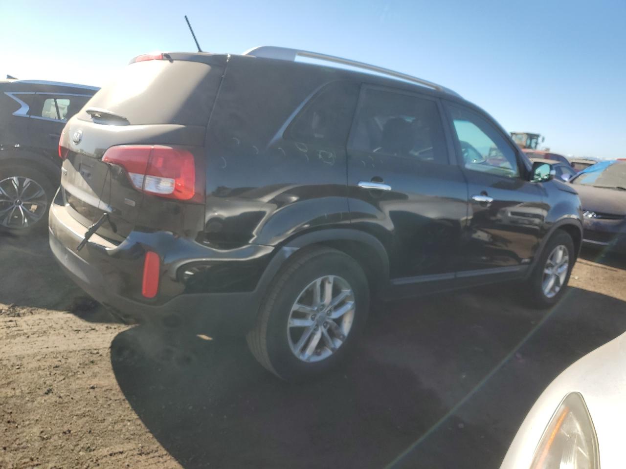 2015 KIA Sorento VIN 5XYKTCA62FG594730 Copart auction photo, hail damage thumbnail 3