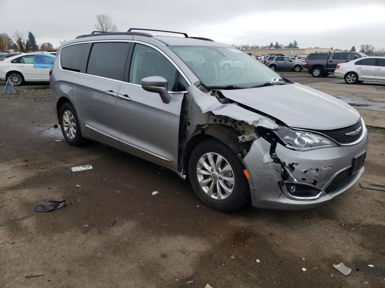 2017 Chrysler Pacifica VIN 2C4RC1BG3HR535579 Copart auction photo, front end damage thumbnail 4