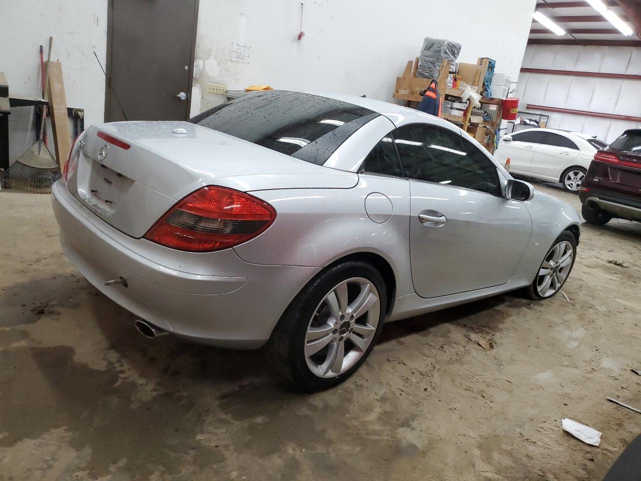 2008 Mercedes-Benz SLK-klasse VIN WDBWK56F08F180858 Copart auction photo, front end / minor dent/scratches damage thumbnail 3